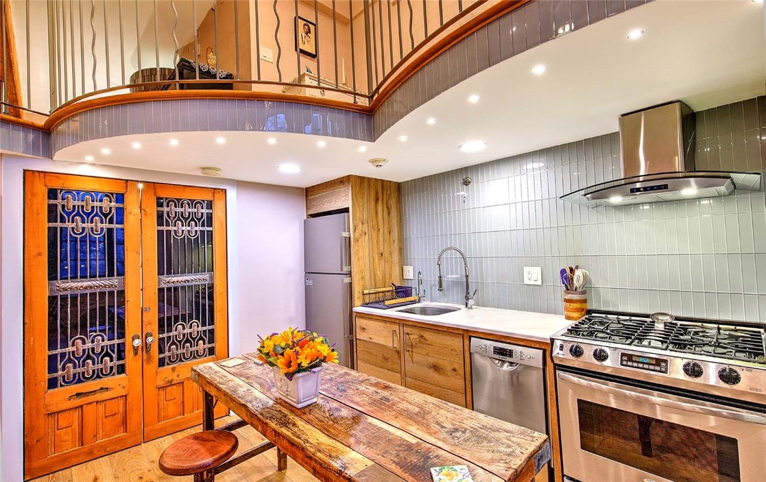 10 Exchange Court, Unit 203 Pawtucket, RI 02860 - Photo 16 of 49