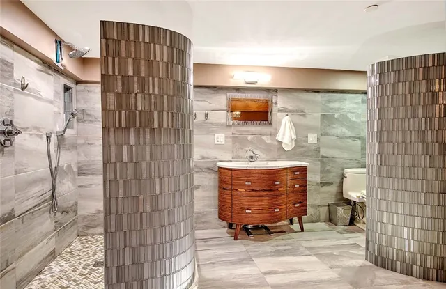 $549,000 | 10 Exchange Court, Unit 203, Pawtucket, RI 02860