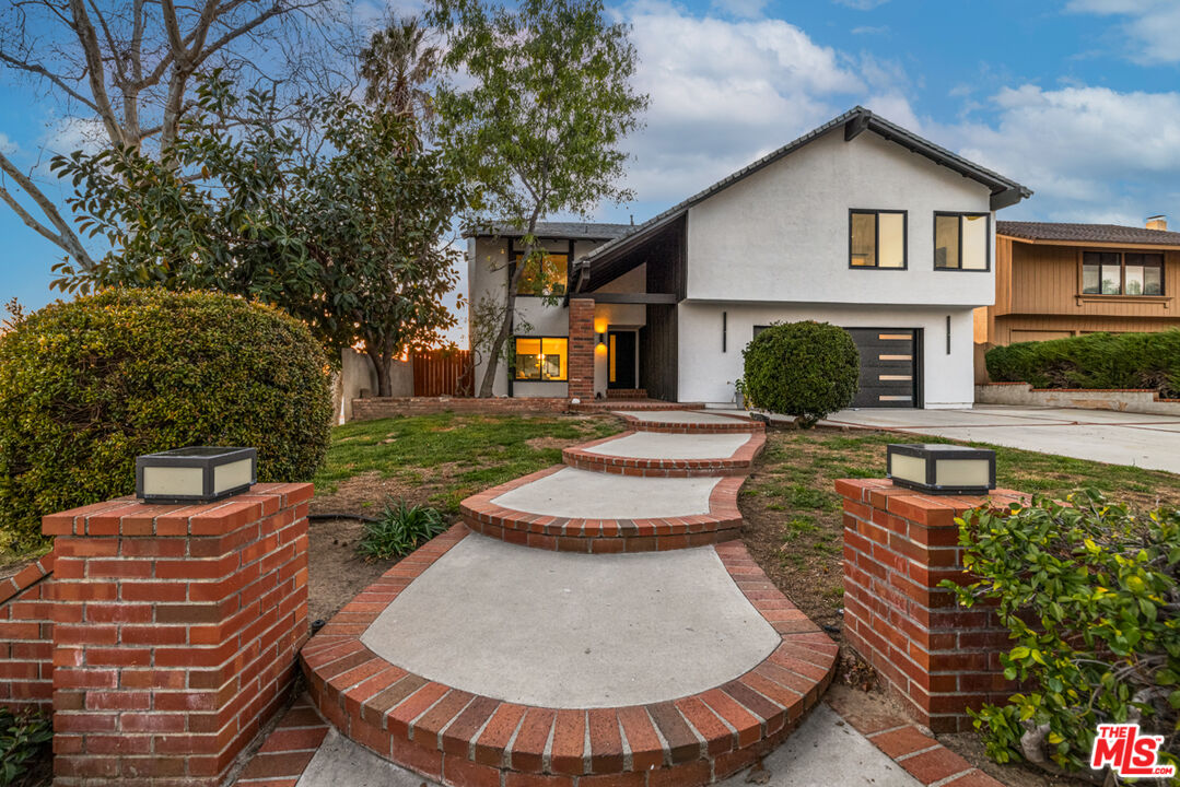 2313 Rynerson Court Simi Valley, CA 93065 - Photo 2 of 37