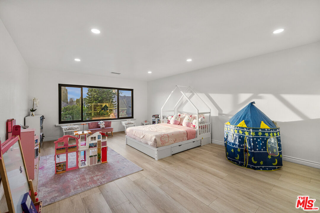 2313 Rynerson Court Simi Valley, CA 93065 - Photo 27 of 37