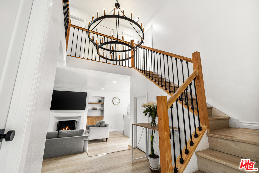 2313 Rynerson Court Simi Valley, CA 93065 - Photo 3 of 37