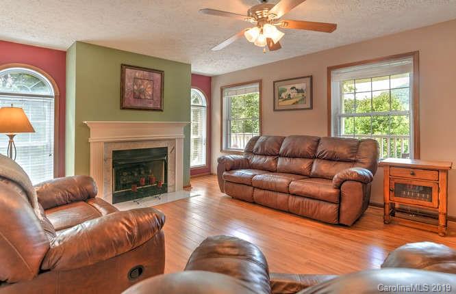 964 Sorrells Cove Road Clyde, NC 28721 - Photo 4 of 33