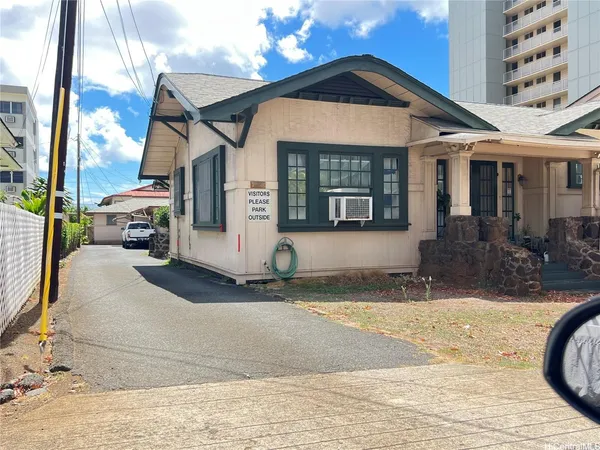 $1,900 | 1231 Alexander Street, Unit D, Honolulu, HI 96826