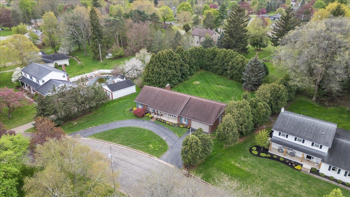 1131 Riverside Drive Owosso, MI 48867 - Photo 5 of 57