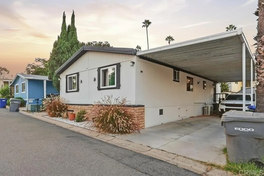 2515 Sweetwater Road, Unit 12 Spring Valley, CA 91977 - Photo 2 of 33 Gallery Image 2
