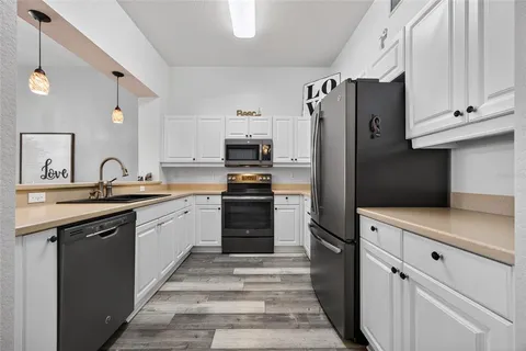 $189,900 | 5115 Melbourne Street, Unit A303, Punta Gorda, FL 33980