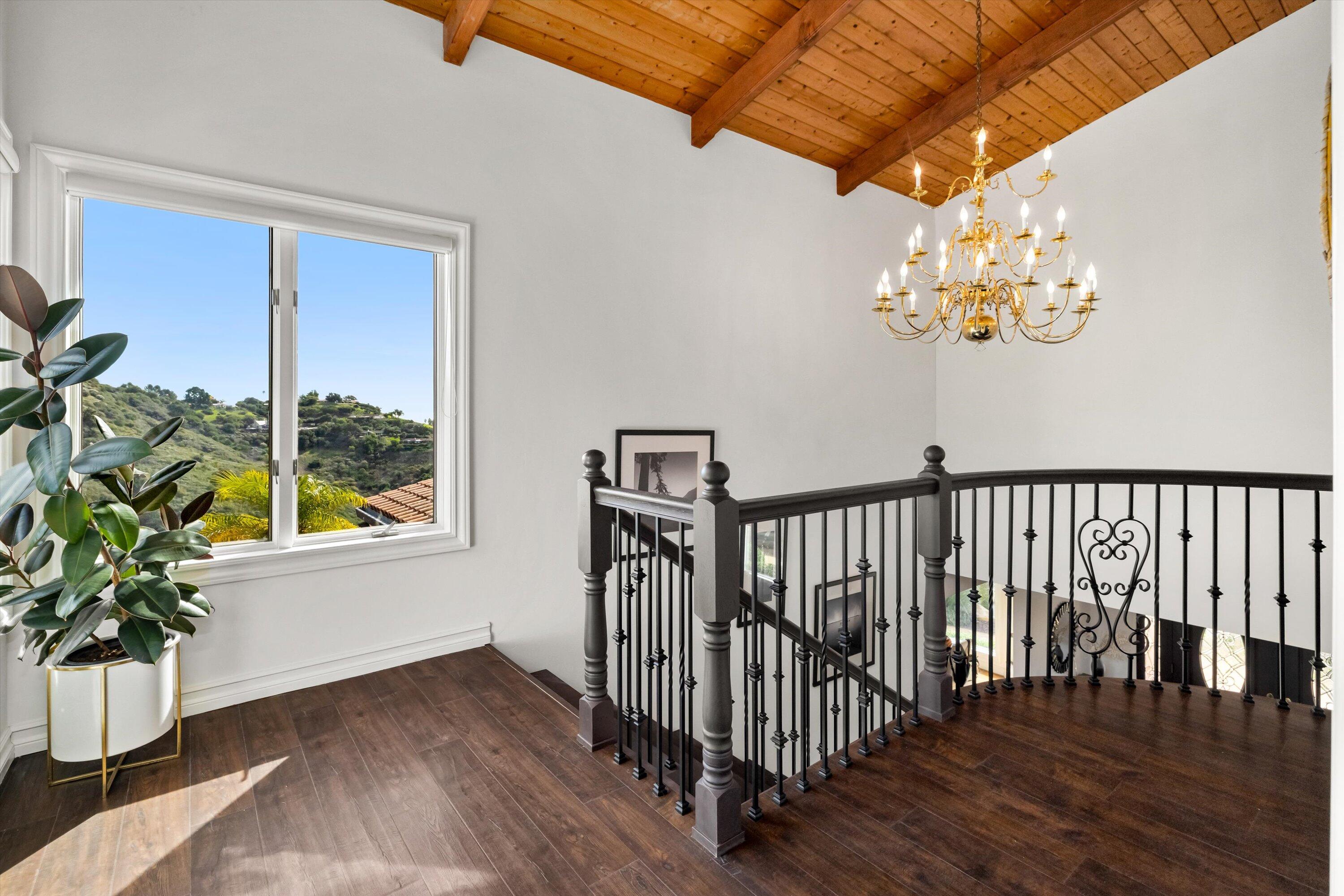 1260 Northridge Road Santa Barbara, CA 93105 - Photo 20 of 46 Landing_1260 Northridge