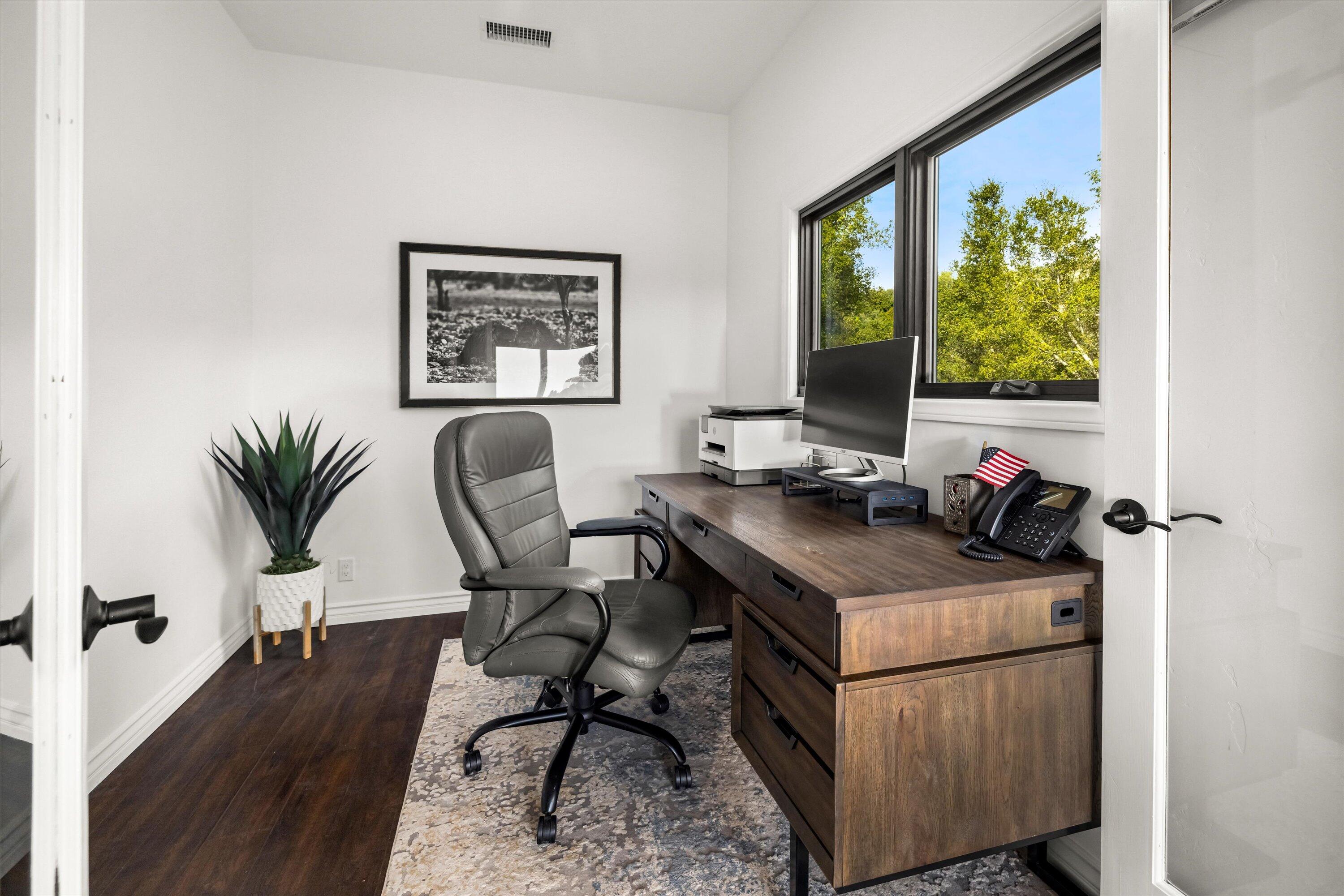 1260 Northridge Road Santa Barbara, CA 93105 - Photo 21 of 46 4th Bedroom/Office_1260 Northridge