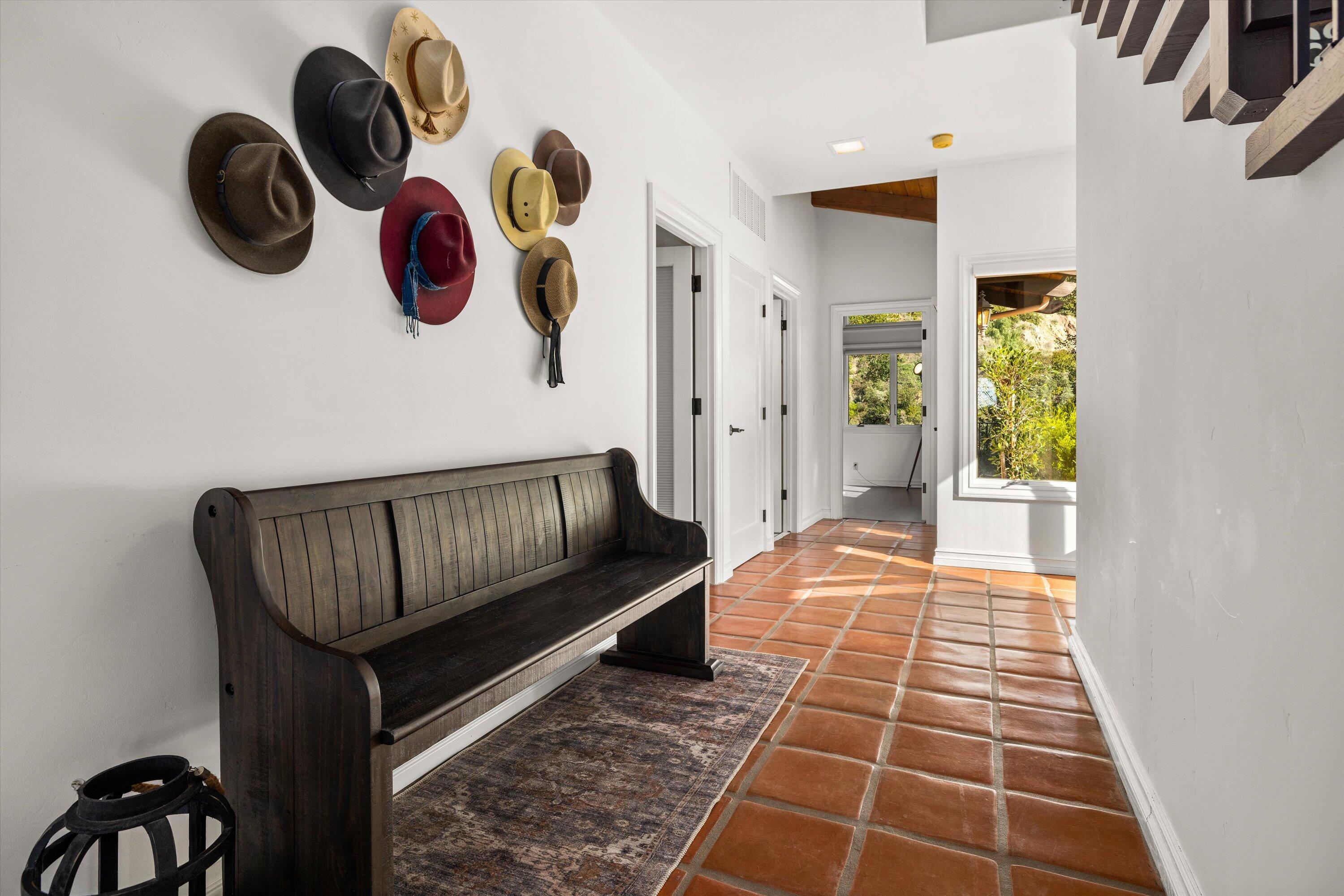 1260 Northridge Road Santa Barbara, CA 93105 - Photo 23 of 46 Hall1_1260 Northridge