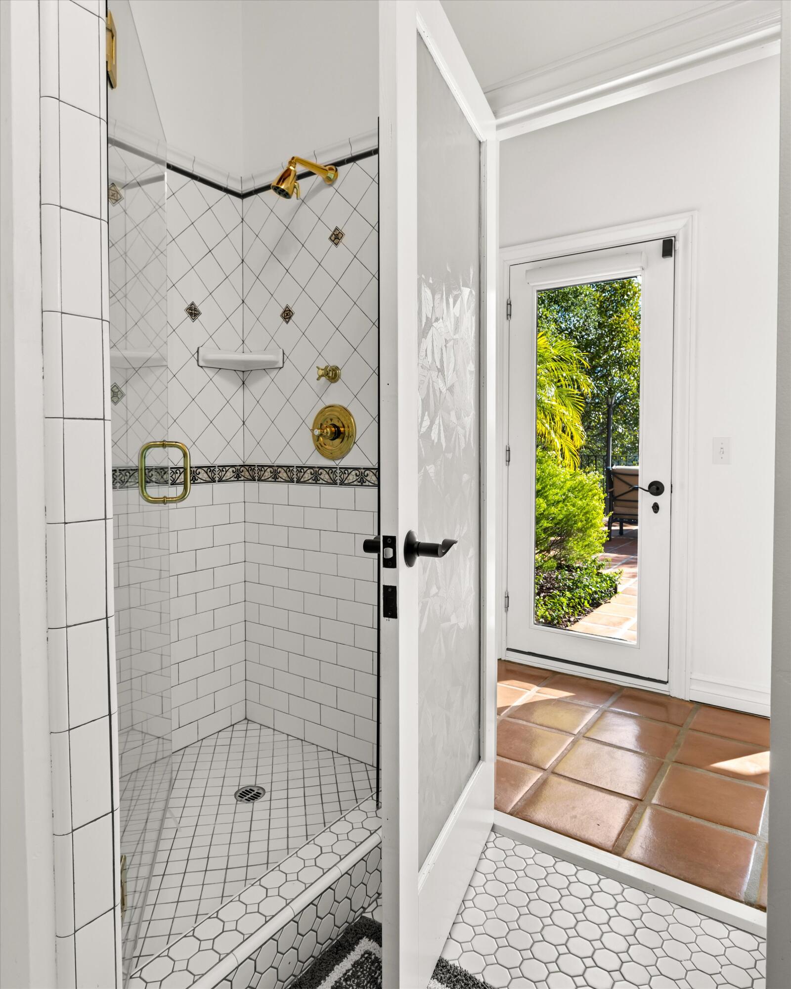 1260 Northridge Road Santa Barbara, CA 93105 - Photo 29 of 46 3rd Bath1_1260 Northridge