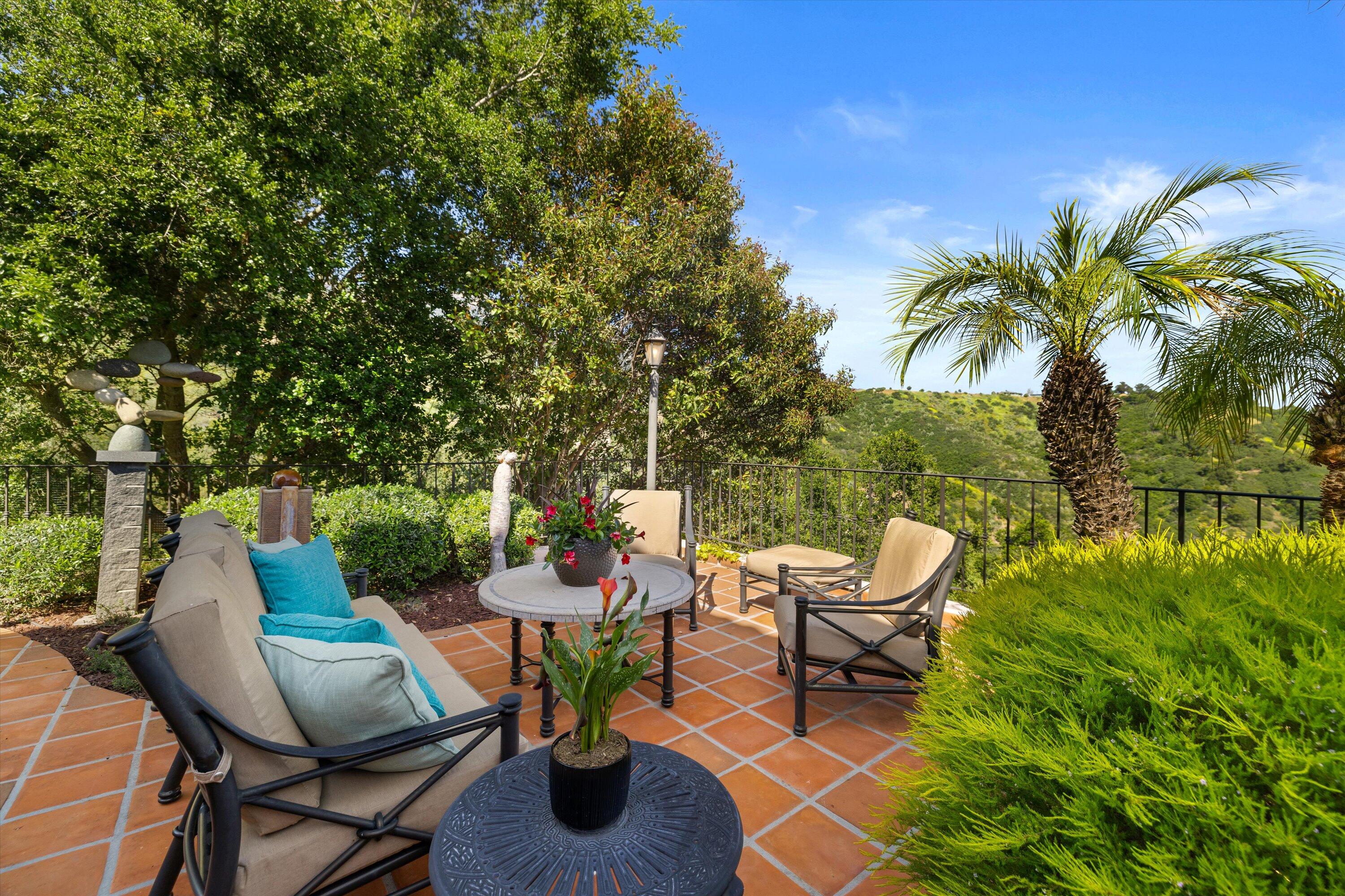 1260 Northridge Road Santa Barbara, CA 93105 - Photo 33 of 46 Back Patio