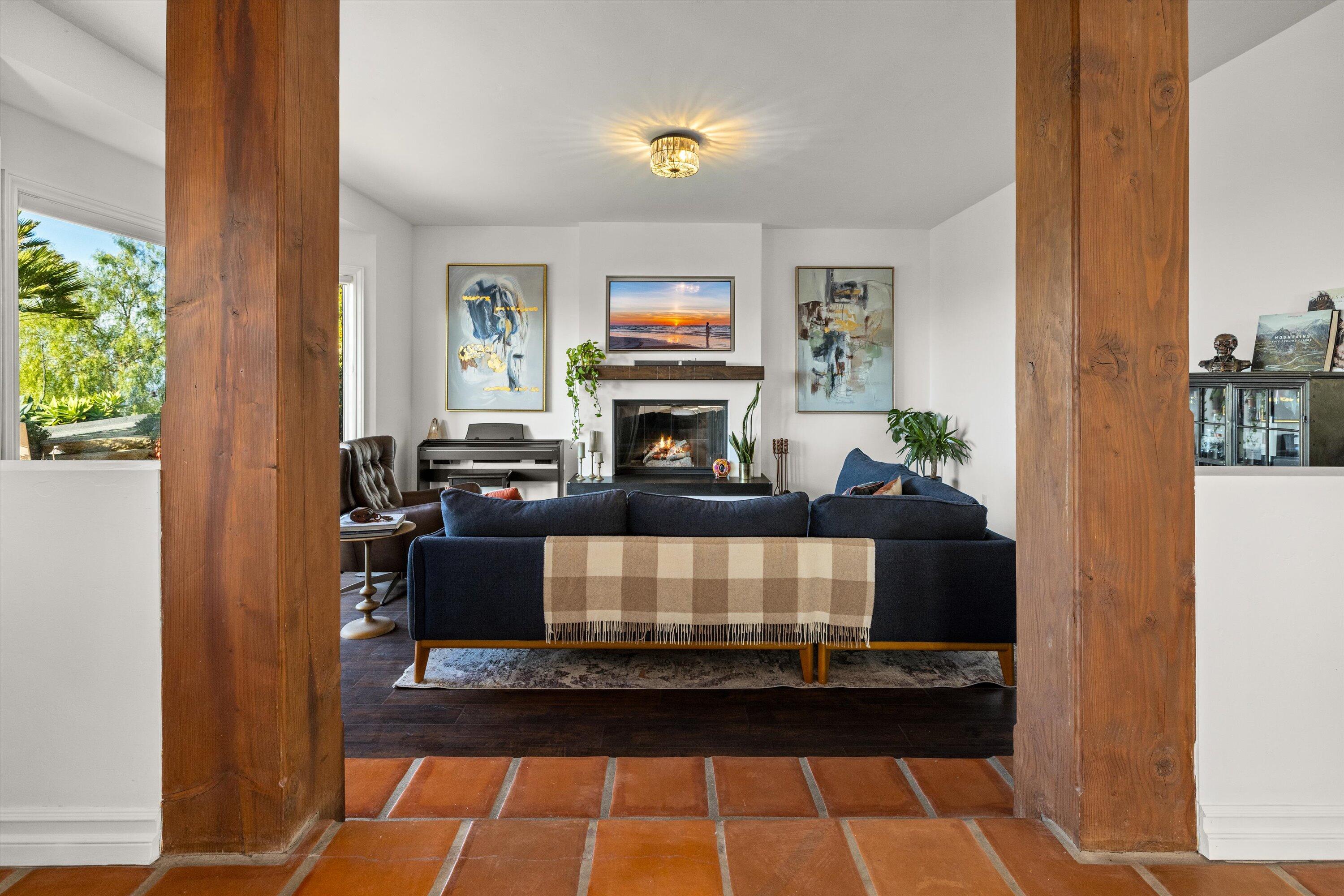 1260 Northridge Road Santa Barbara, CA 93105 - Photo 4 of 46 Living Room1_1260 Northridge