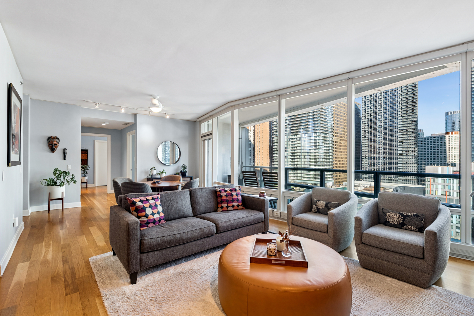 340 East Randolph Street, Unit 1102 Chicago, IL 60601 - Photo 3 of 39