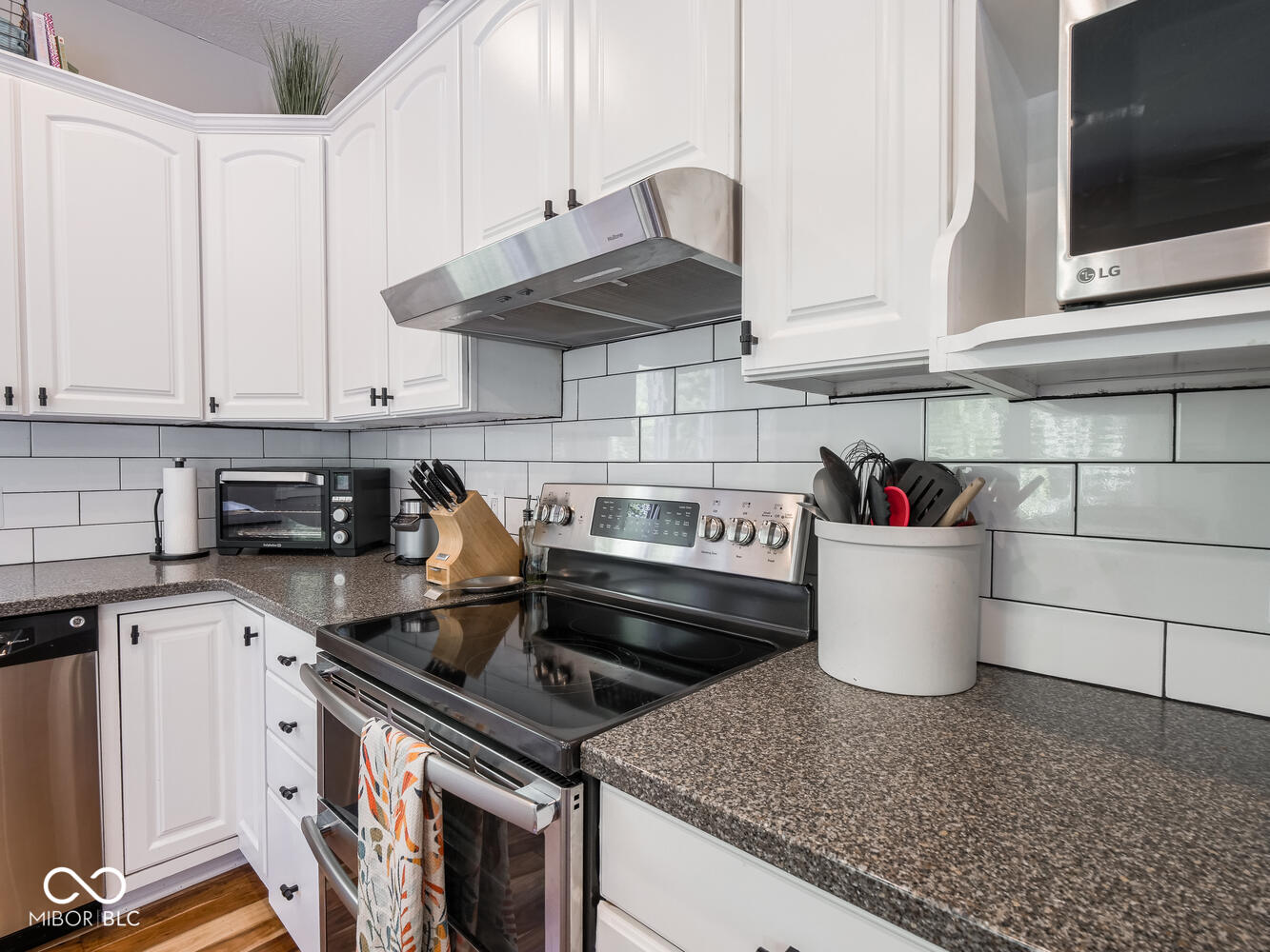 12294 Ridgeside Road Indianapolis, IN 46256 - Photo 22 of 99