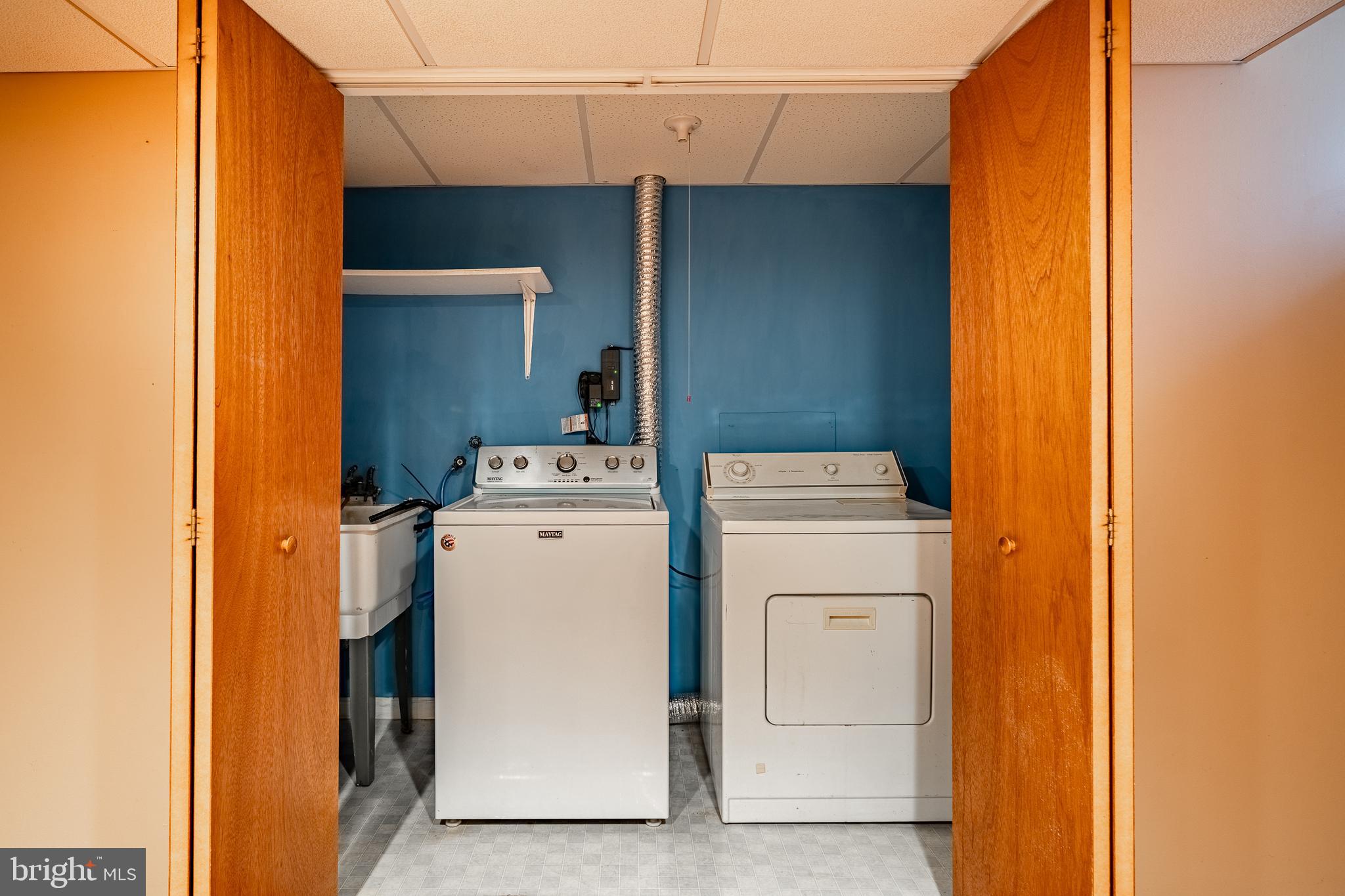 421 East Eagle Road Havertown, PA 19083 - Photo 31 of 49 a utility room with dryer and washer