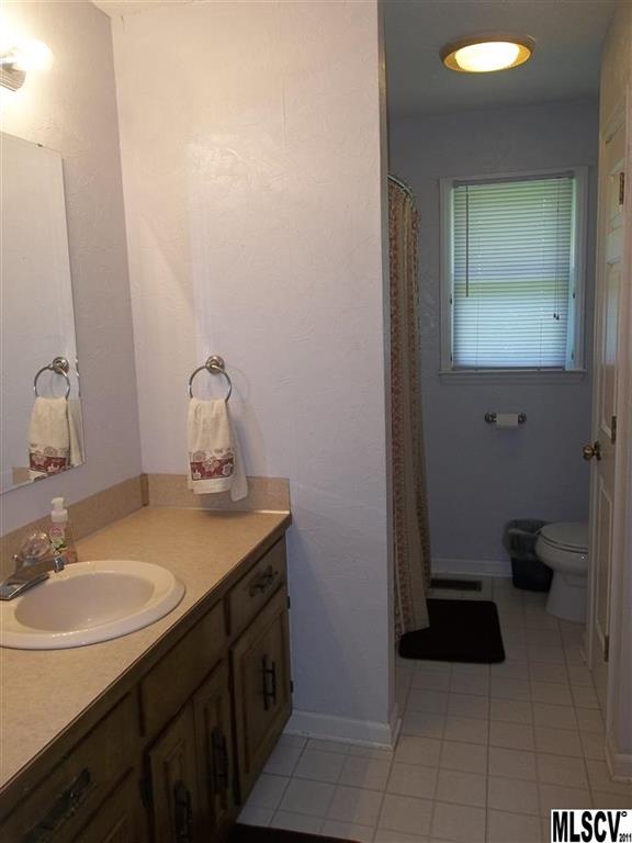 4576 Queens Road Hickory, NC 28602 - Photo 5 of 10 Gallery Image 5