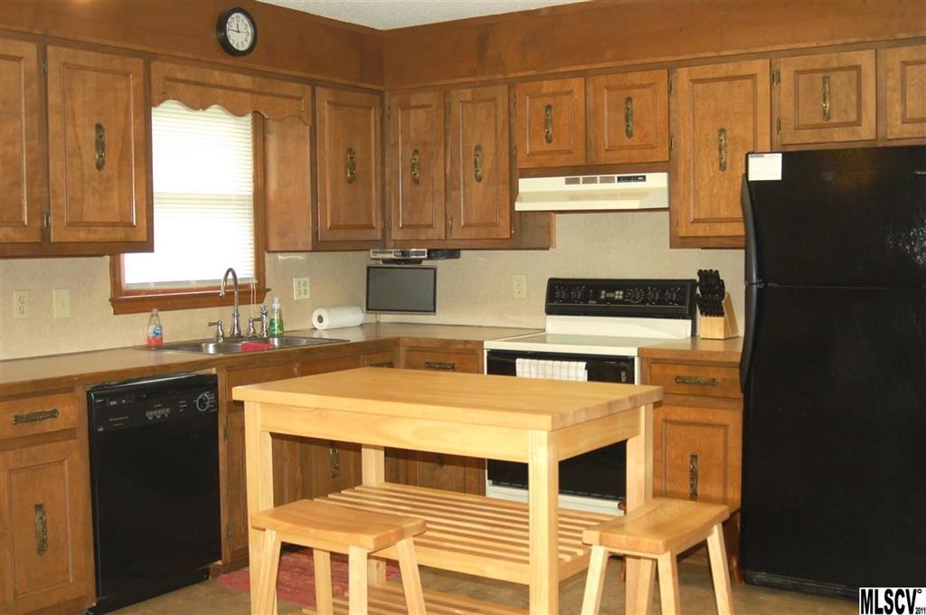 4576 Queens Road Hickory, NC 28602 - Photo 7 of 10 Gallery Image 7