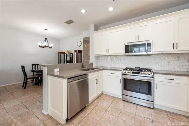 $765,000 | 98 Vía Barcelona, Rancho Santa Margarita, CA 92688