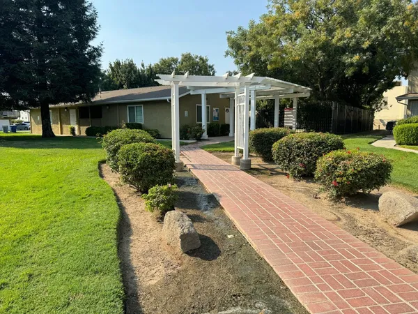 $185,000 | 2216 Peach Avenue, Unit 4, Clovis, CA 93612