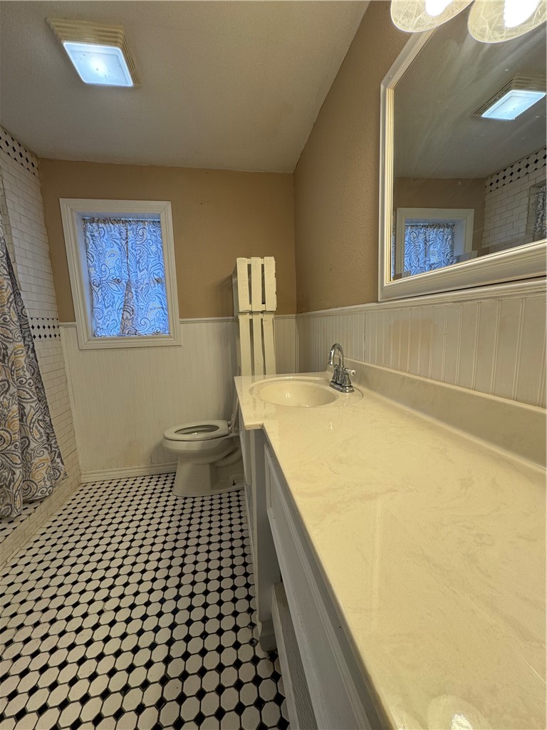 1773 Main Street Concepcion, TX 78349 - Photo 9 of 24 Bathroom in casita
