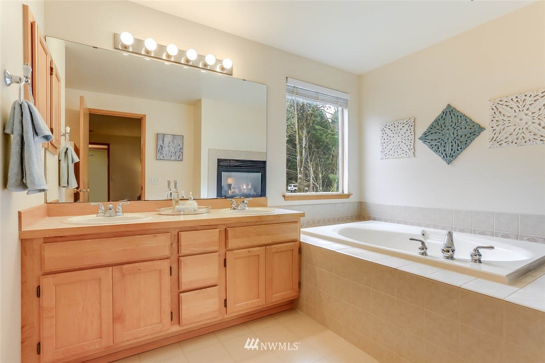 14741 Southeast 185th Place Renton, WA 98058 - Photo 16 of 26 Gallery Image 16