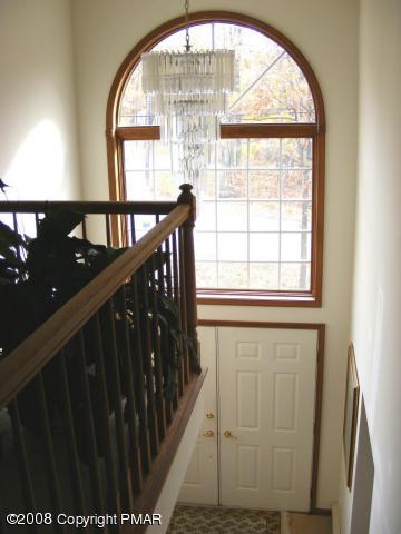 29 Timber Hill Road Henryville, PA 18332 - Photo 4 of 9 foyer area