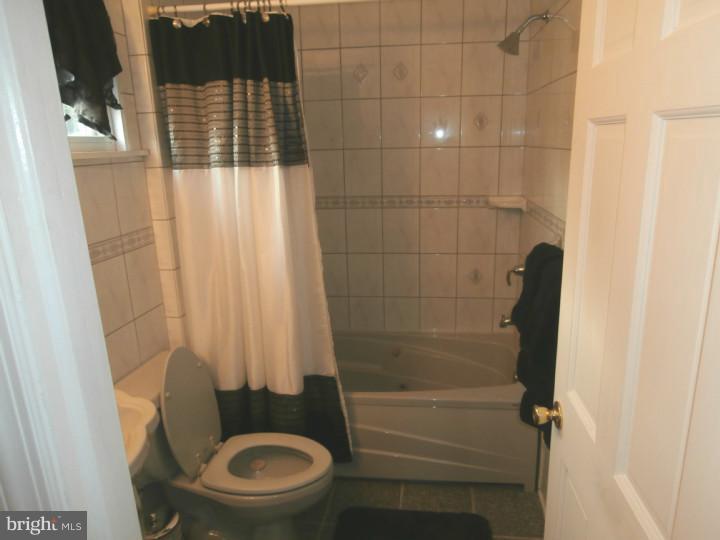 110 Great Oak Road Voorhees, NJ 08043 - Photo 15 of 19 Bathroom