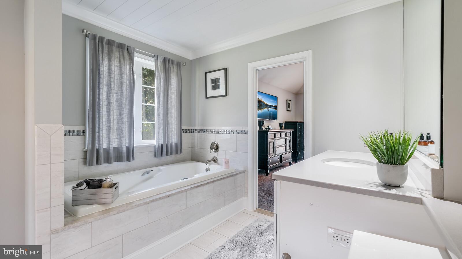 246 South Pennell Road Media, PA 19063 - Photo 49 of 75 Master Bath