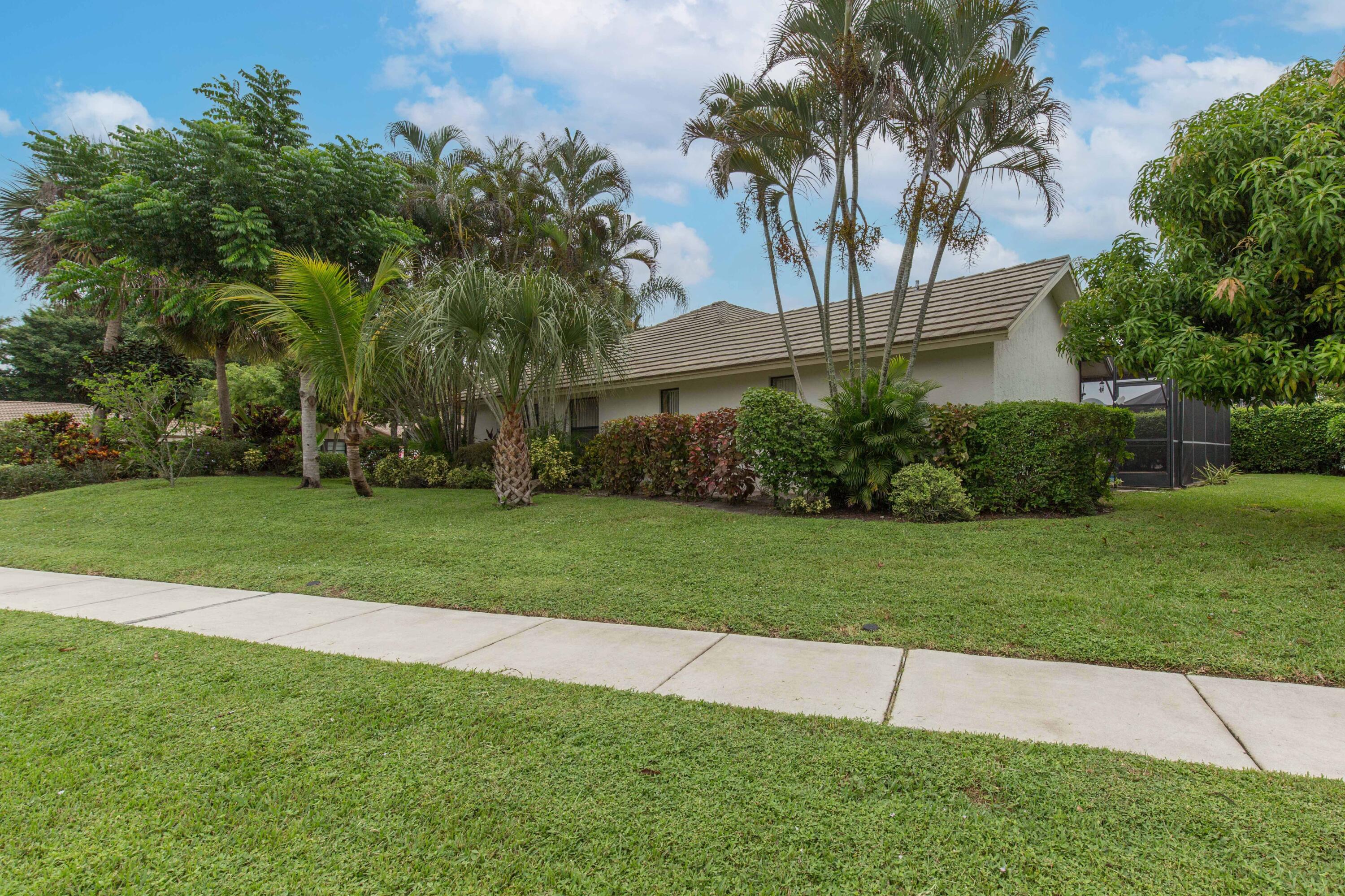 10273 Crosswind Road Boca Raton, FL 33498 - Photo 3 of 20 16