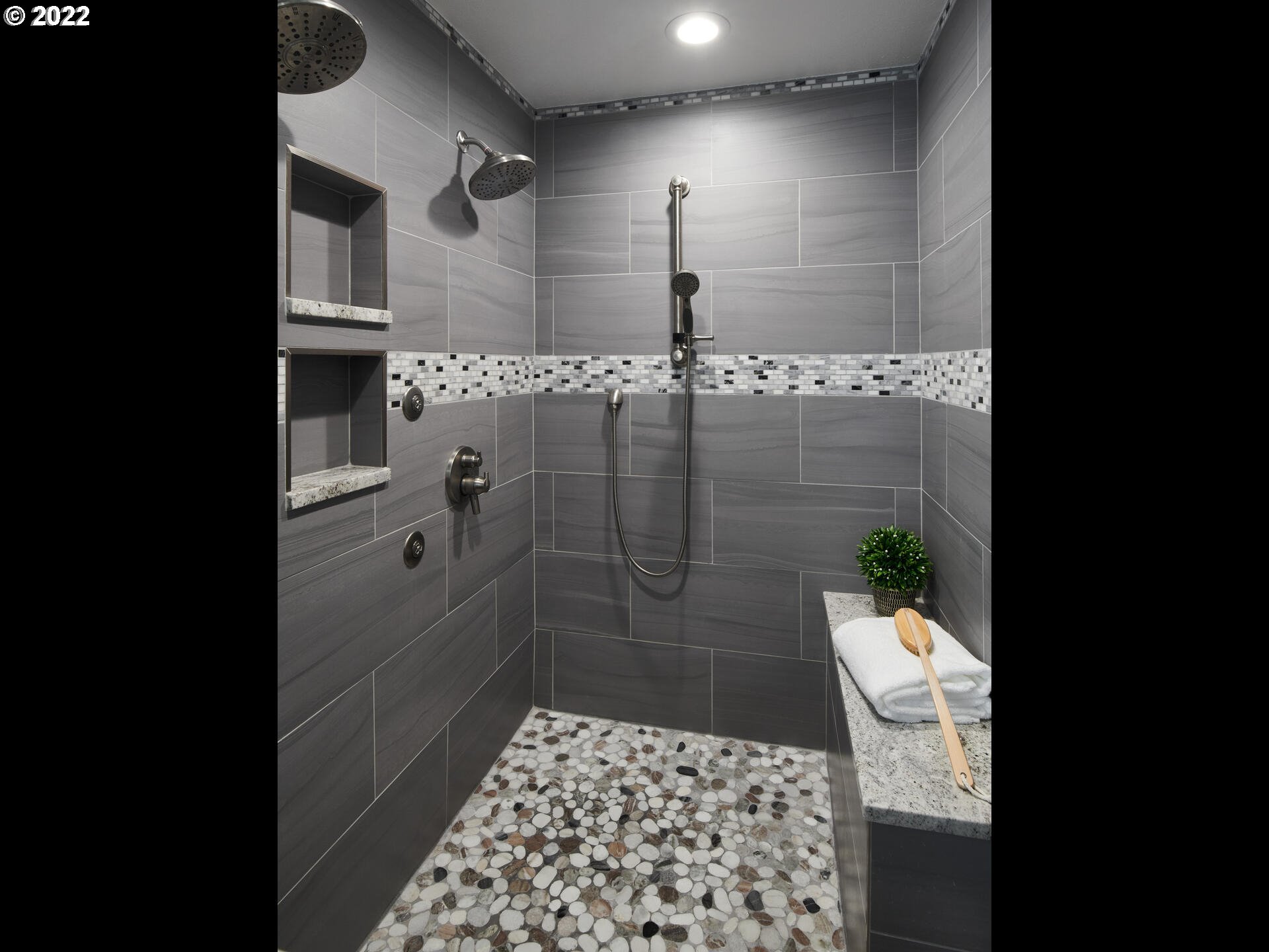 8404 Southwest 184th Loop Beaverton, OR 97007 - Photo 17 of 32 Gallery Image 17