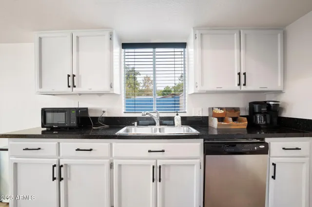 $4,300 | 60 West San Remo Street, Gilbert, AZ 85233