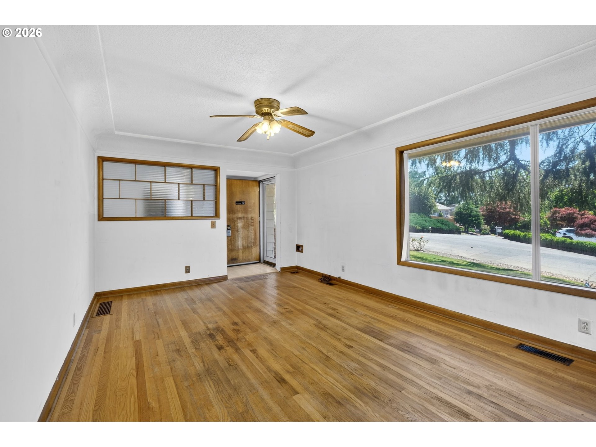4655 Southwest Pendleton Street Portland, OR 97221 - Photo 9 of 48 Living Room