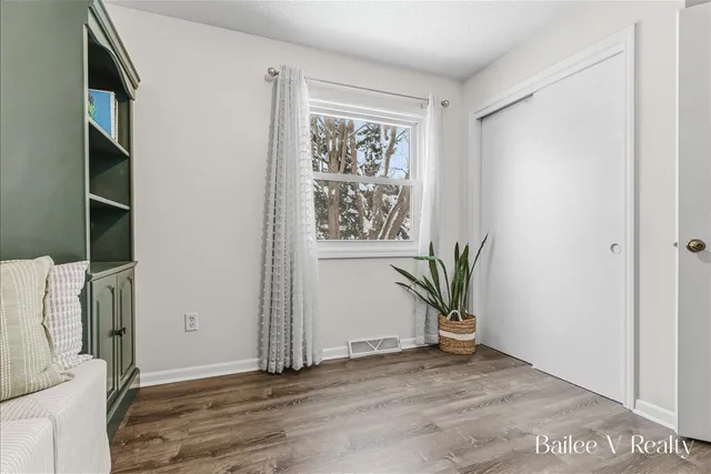 $339,000 | 447 Stonehenge Street Southeast, Grand Rapids, MI 49548