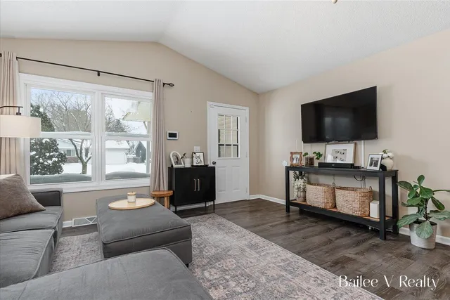 $339,000 | 447 Stonehenge Street Southeast, Grand Rapids, MI 49548