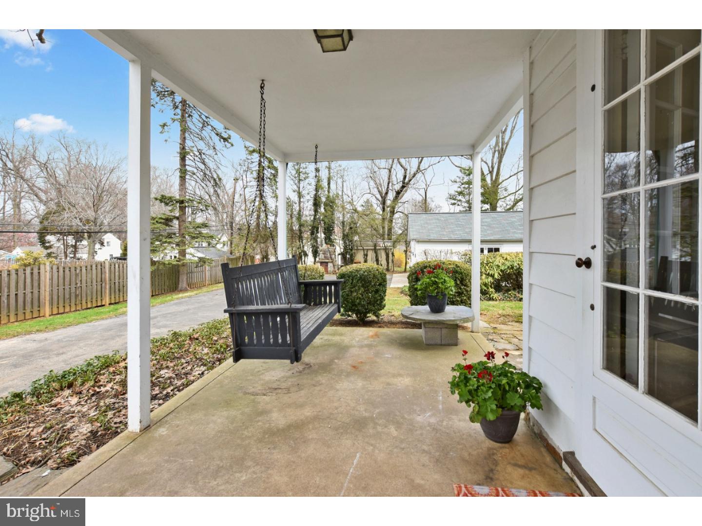 105 Arlington Road Paoli, PA 19301 - Photo 4 of 23 Porch