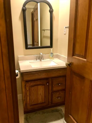 $3,600 | 4 Lois Lane, Unit 4, Lexington, MA 02420