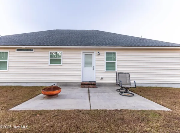 $2,175 | 270 Breakwater Drive, Sneads Ferry, NC 28460