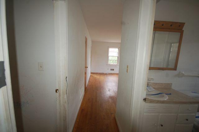4936 Desi Road Northwest Roanoke, VA 24017 - Photo 14 of 19 HALLWAY