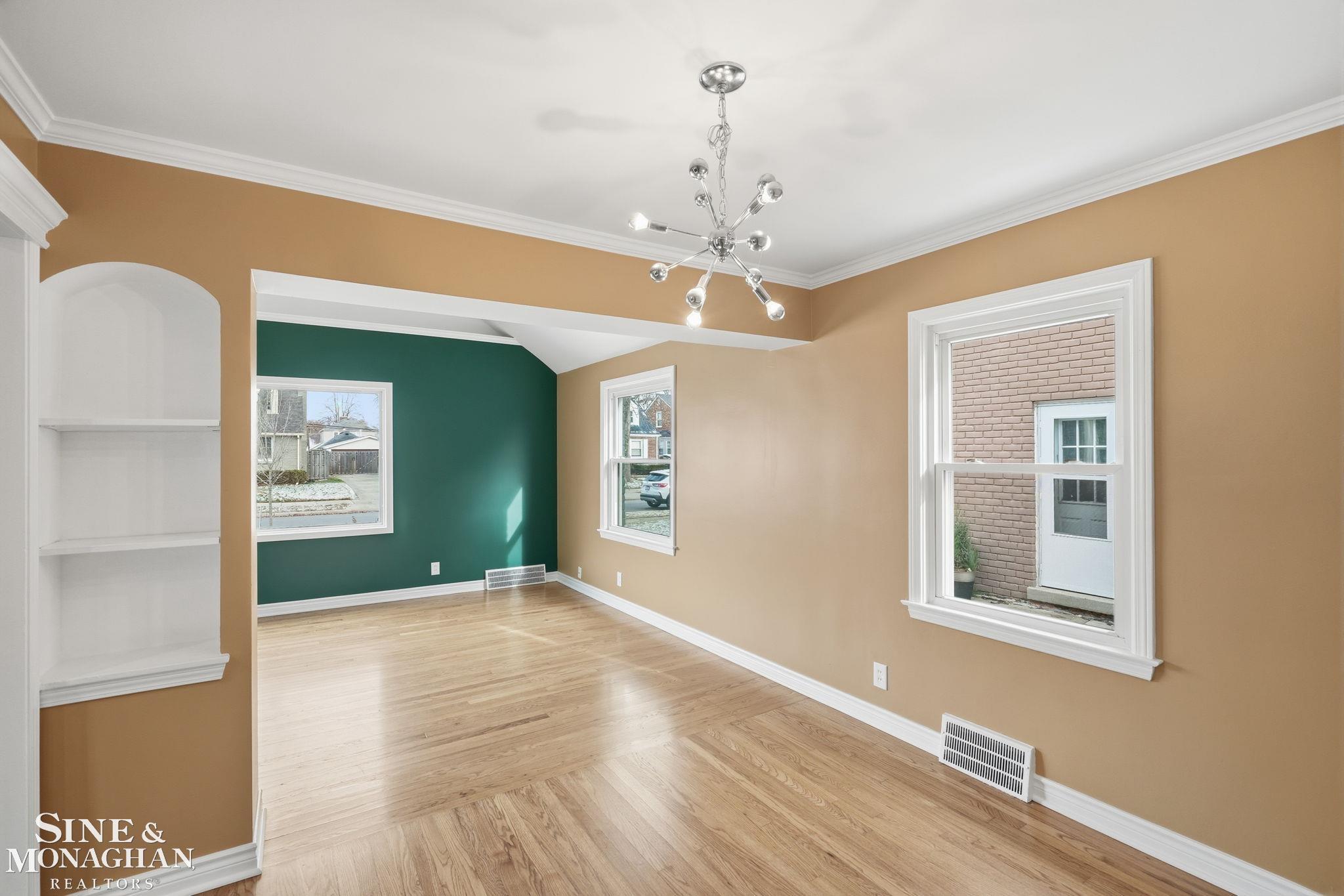 1641 Hampton Road Grosse Pointe Woods, MI 48236 - Photo 12 of 70