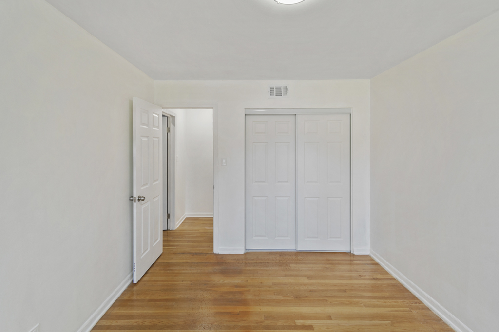 2849 Willow Road Homewood, IL 60430 - Photo 14 of 26