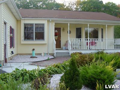 27 Neola Rr 6 Road Stroudsburg, PA 18360 - Photo 1 of 5