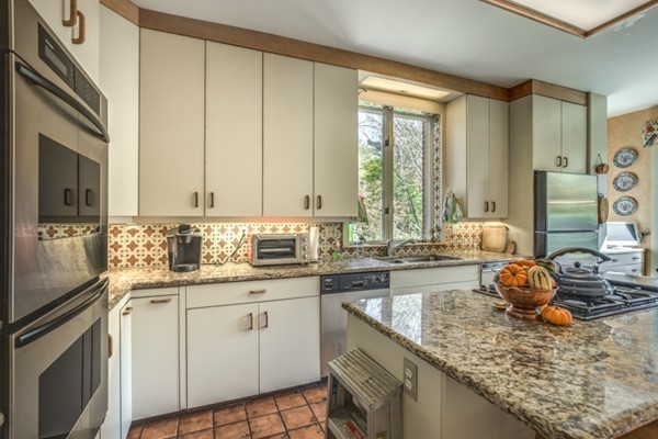 10 Glenridge Road Dedham, MA 02026 - Photo 13 of 30