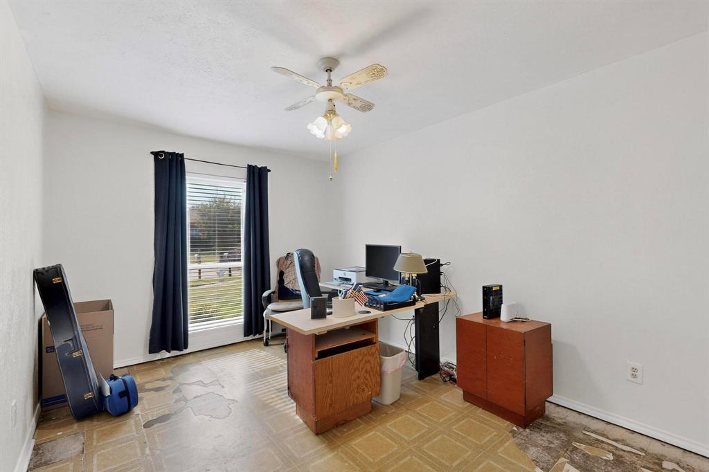 4324 Mesa View Drive Mesquite, TX 75150 - Photo 26 of 39 a living room with furniture