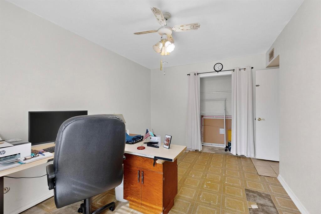 4324 Mesa View Drive Mesquite, TX 75150 - Photo 27 of 39 a workspace with a chandelier