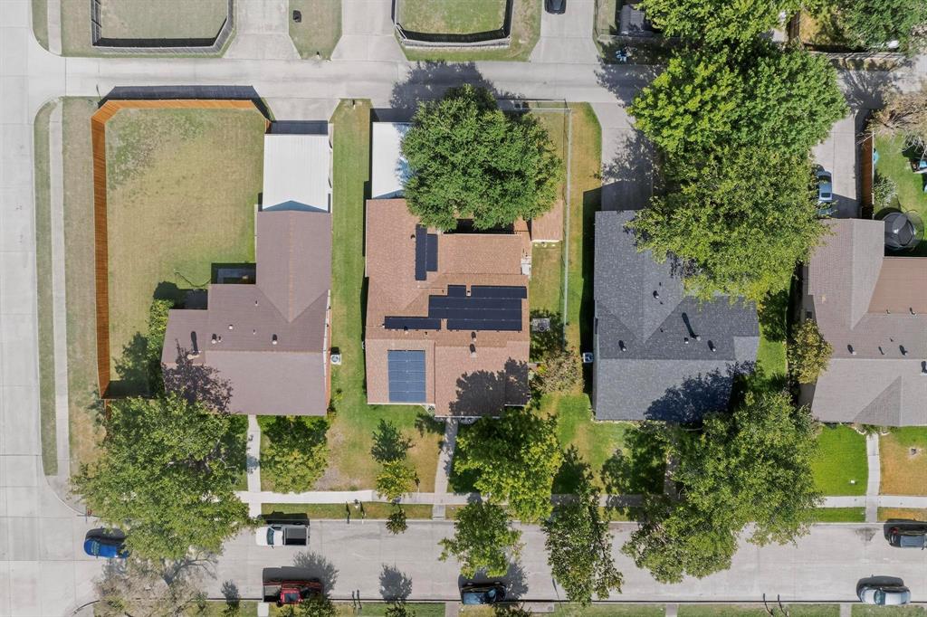 4324 Mesa View Drive Mesquite, TX 75150 - Photo 36 of 39 an aerial view of a house with garden space and street view