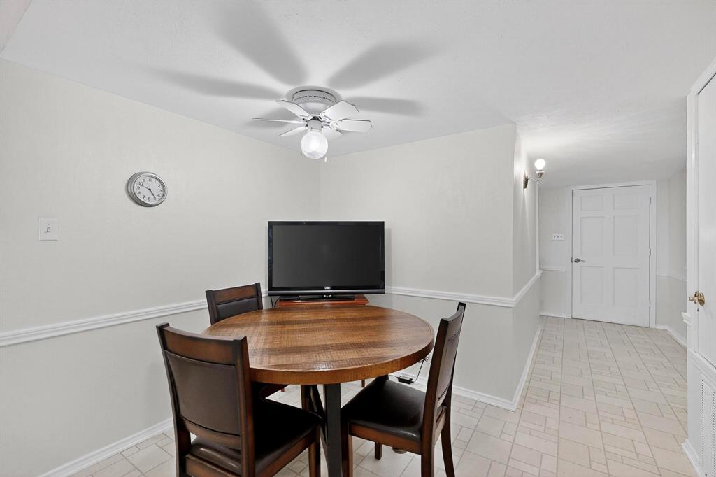 4324 Mesa View Drive Mesquite, TX 75150 - Photo 10 of 39 a view of a dining room with furniture