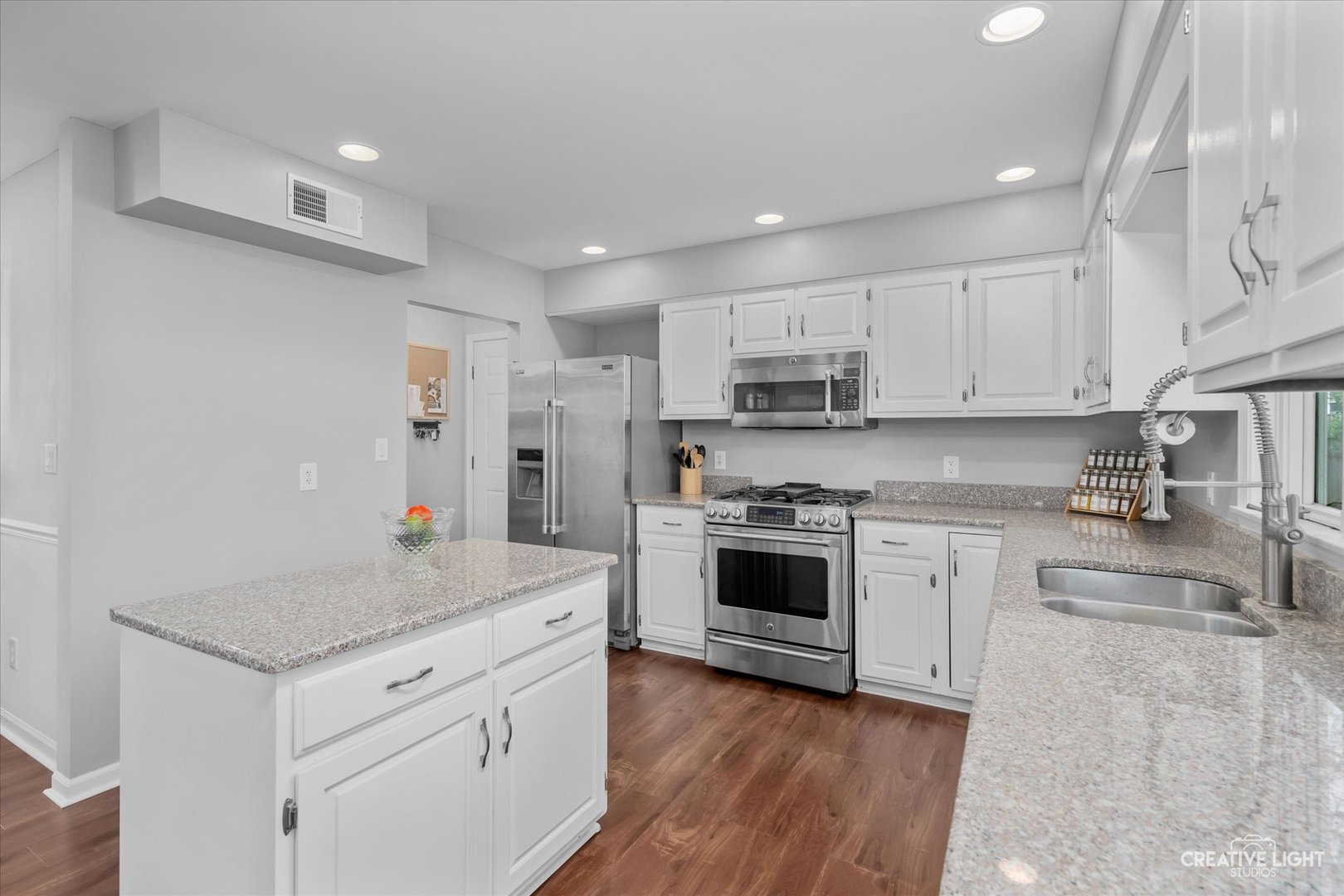 5250 Douglas Road Oswego, IL 60543 - Photo 2 of 52 Gallery Image 2