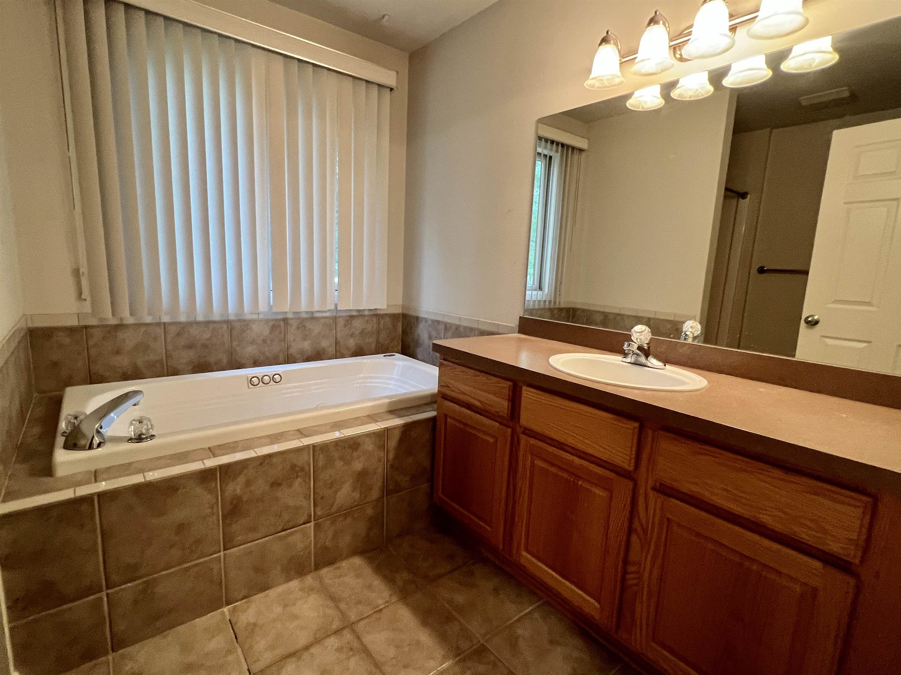 11525 Elms Road Birch Run, MI 48415 - Photo 20 of 38 50121730-19.JPG