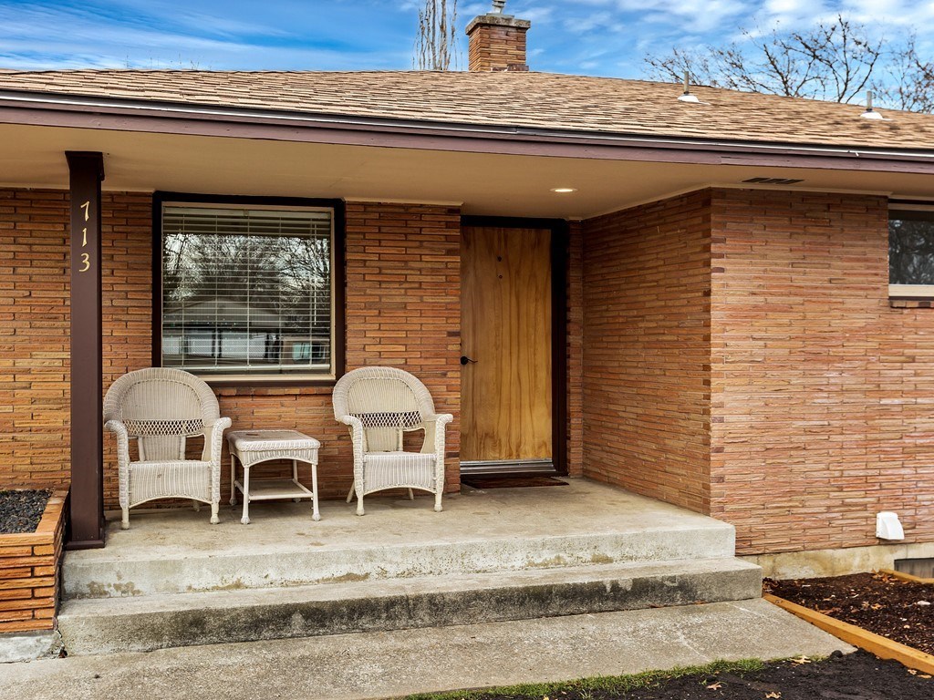 713 North Best Road Spokane Valley, WA 99216 - Photo 4 of 37 Gallery Image 4