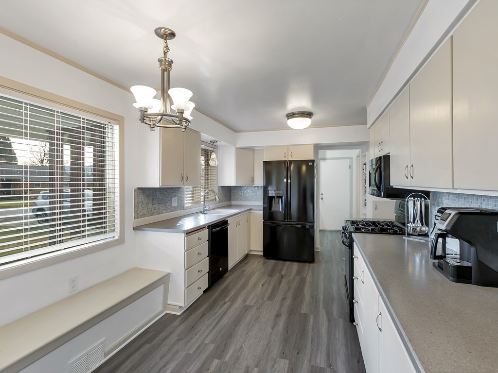 713 North Best Road Spokane Valley, WA 99216 - Photo 10 of 37 Gallery Image 10